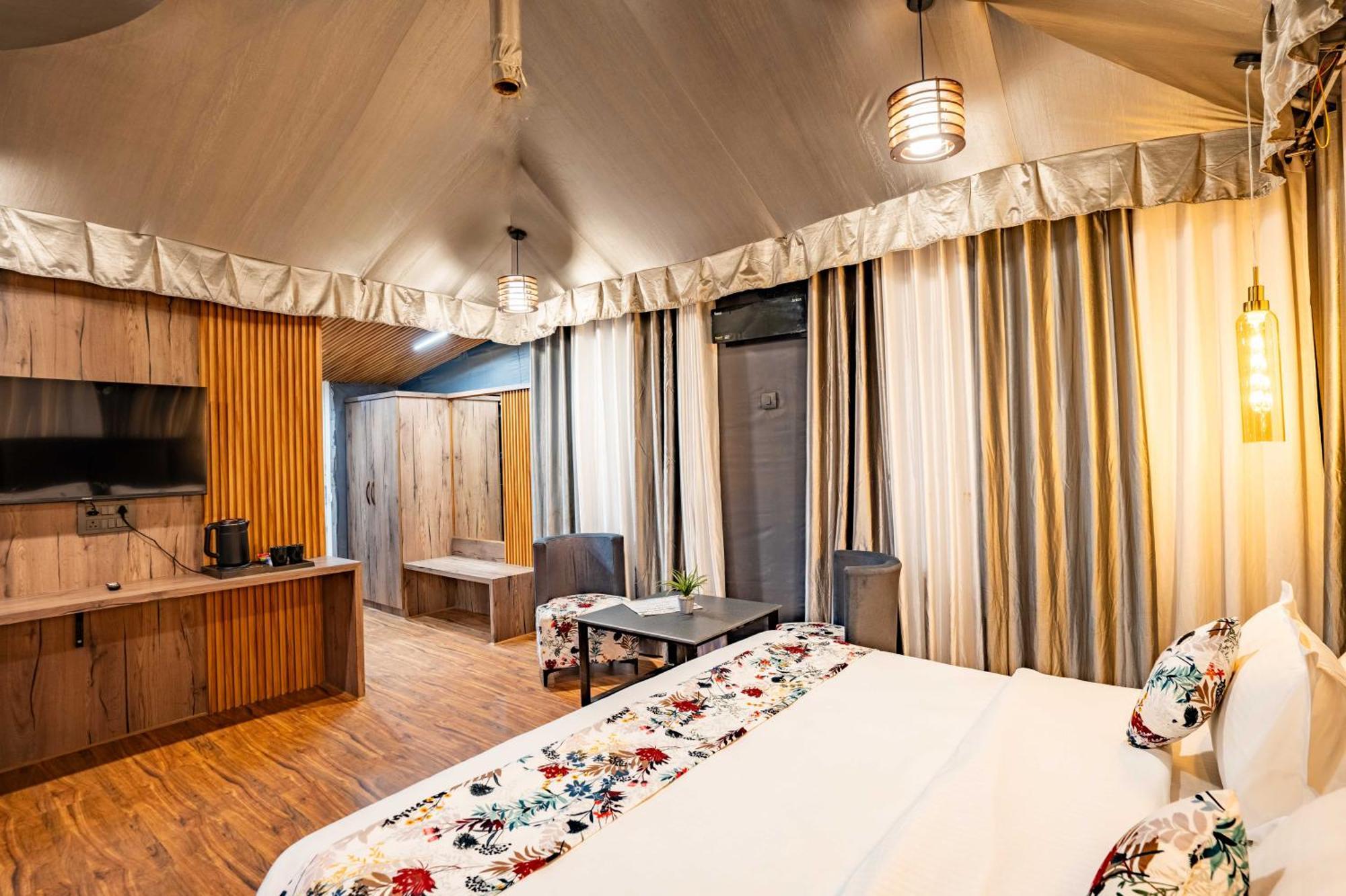 The Whispering Oaks Nainital Exterior foto