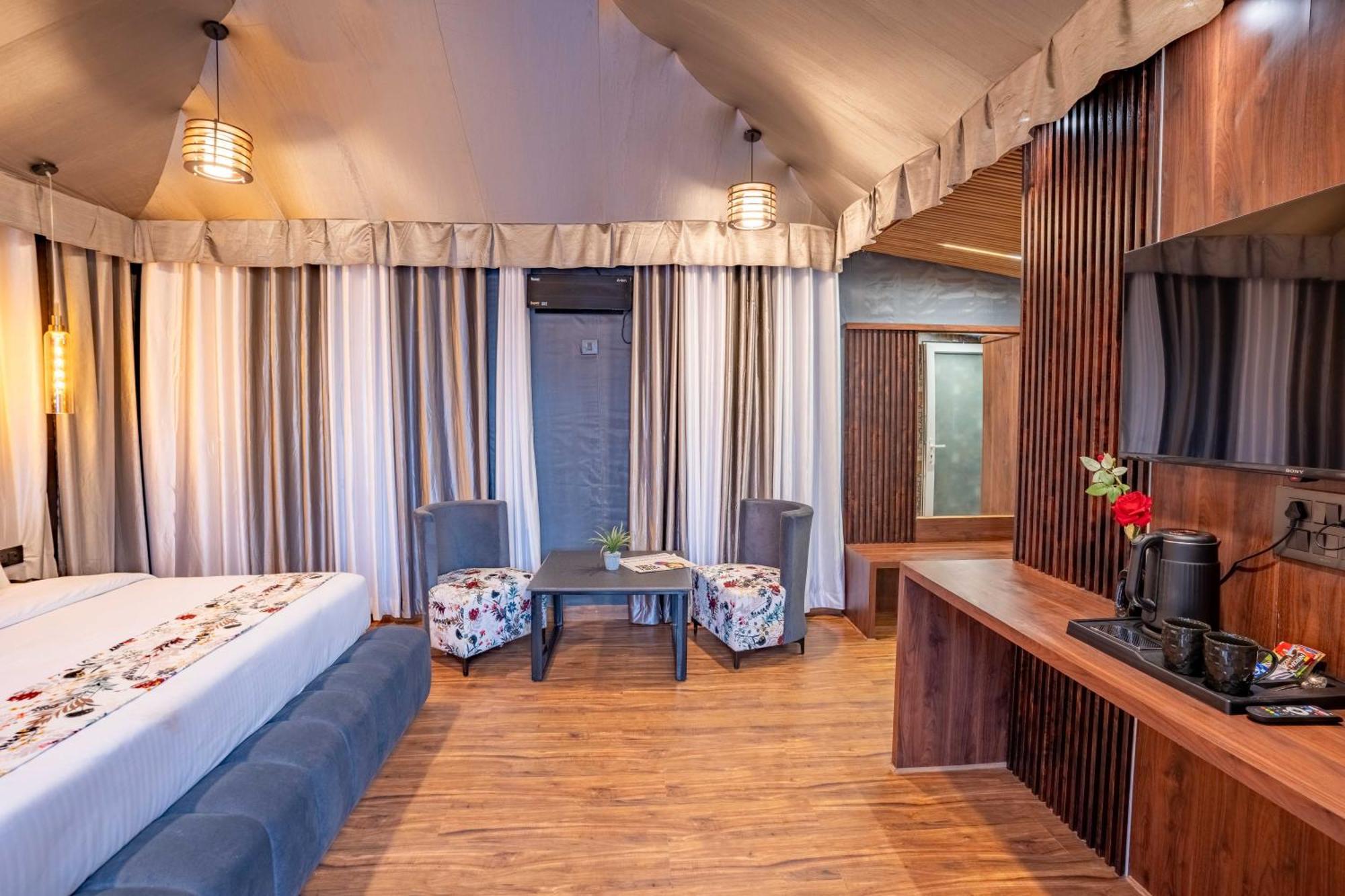 The Whispering Oaks Nainital Exterior foto