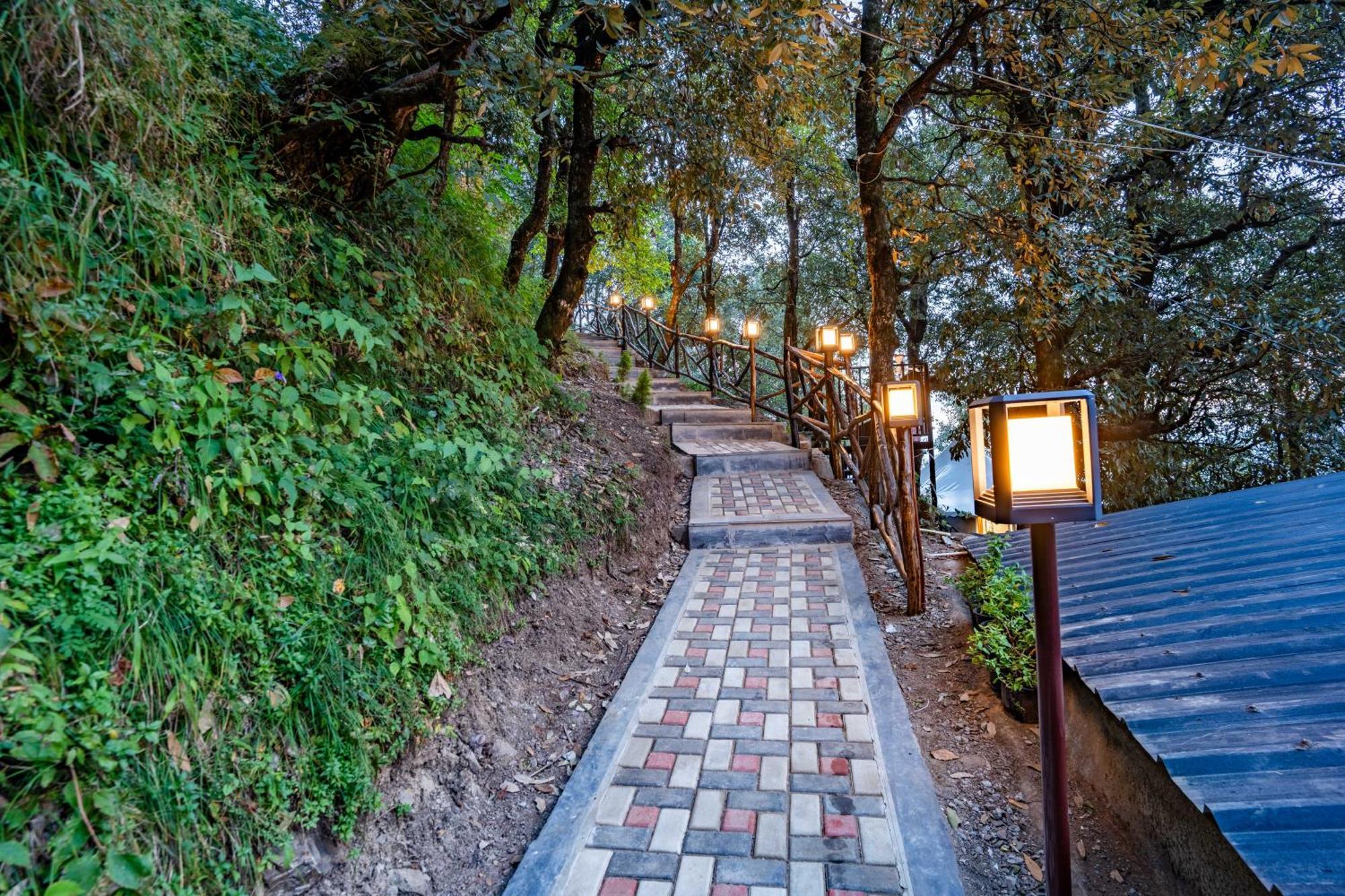 The Whispering Oaks Nainital Exterior foto